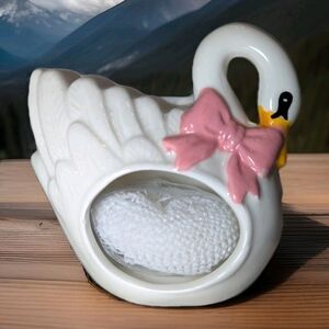 White Swan Scrubby Holder Pink Bow Ceramic Bird Kitchen Sponge Home Gift NEW